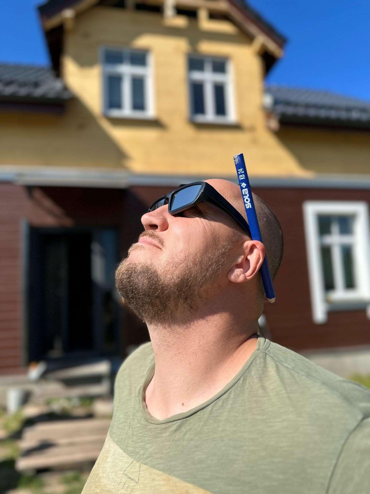 PREMIUM PLASTIC SOLAR GLASSES